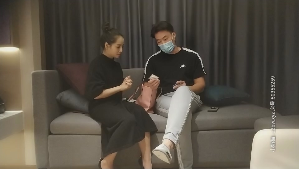 STP17800 偷拍极品外围，清纯女神，女仆装白臀诱惑，沙发掰穴口交啪啪，3000块物有所.jpg