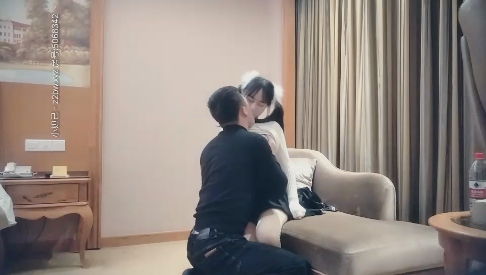 STP18488 极品美乳小萝莉，角度专业，抠穴后入近景展示，大屌猛男干得嫩妹求饶到高潮..jpg