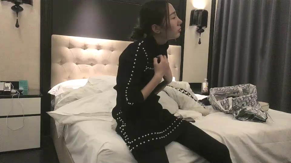 STP18515 黑衣苗条妹子啪啪，穿上情趣透视装口交后入骑坐大力猛操.jpg.jpg