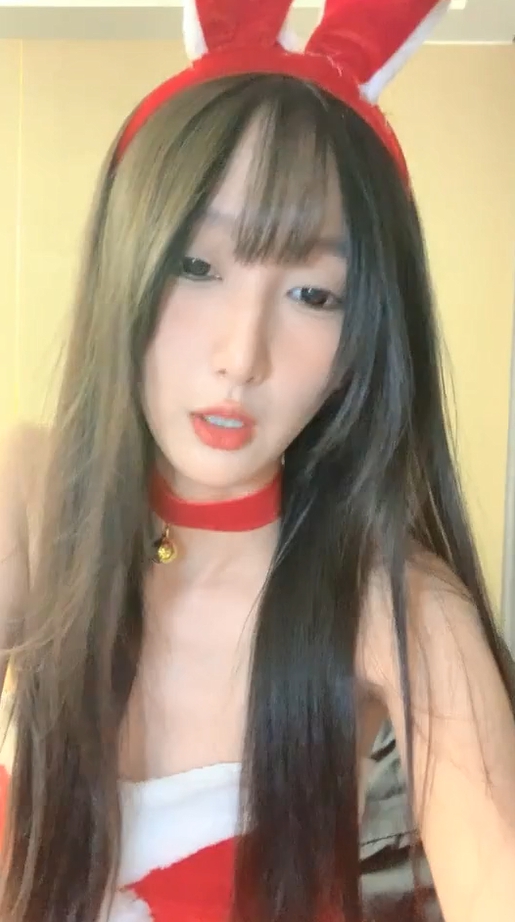 kpkp3.com-STP23712 圣诞麋鹿装 日入过万【泡泡咕】极品小仙女 超嗲娃娃音 大哥们纷纷.jpg